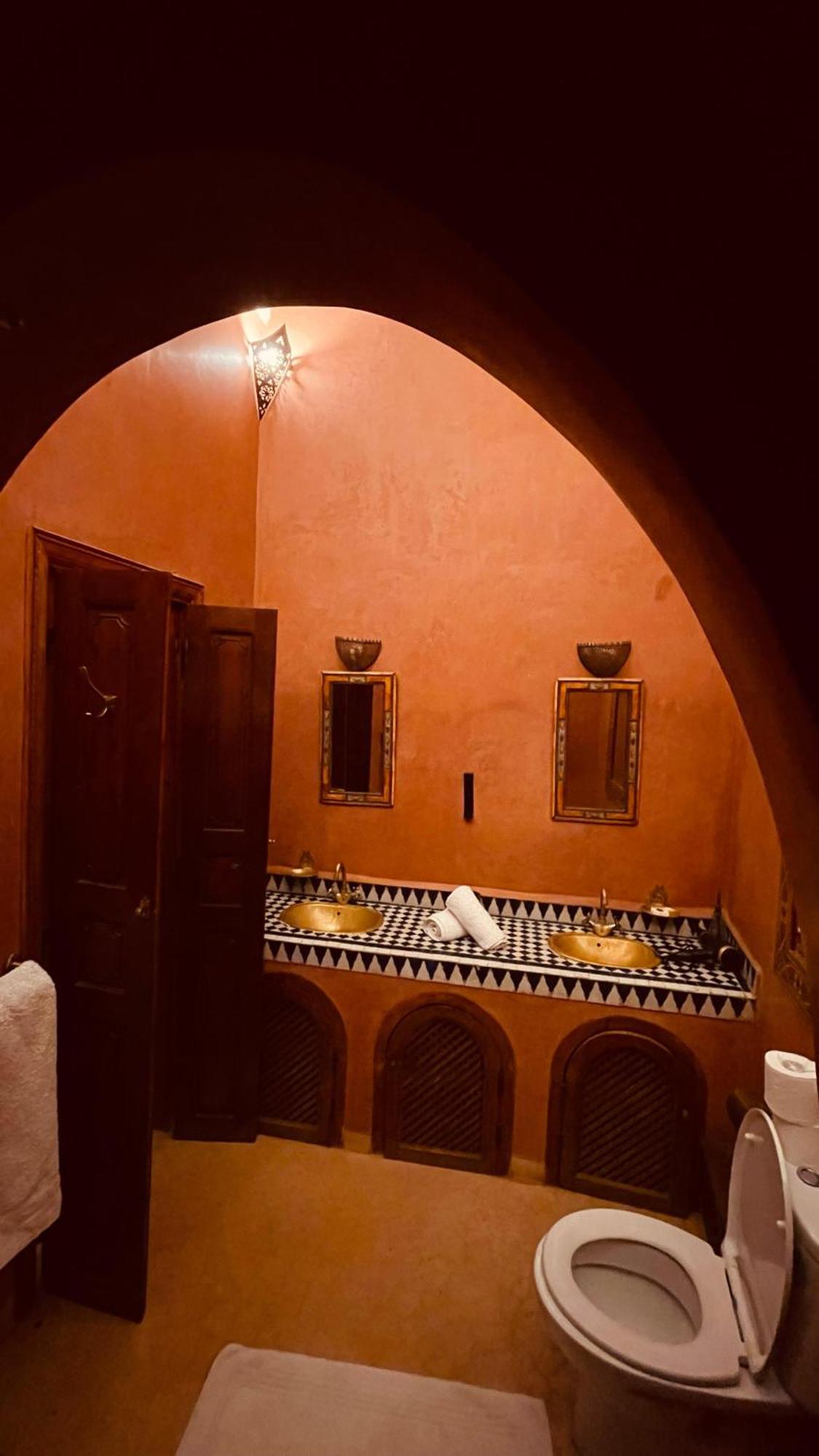 Riad Le Dromadaire Bleu By Weekome Marrakesh Exterior photo
